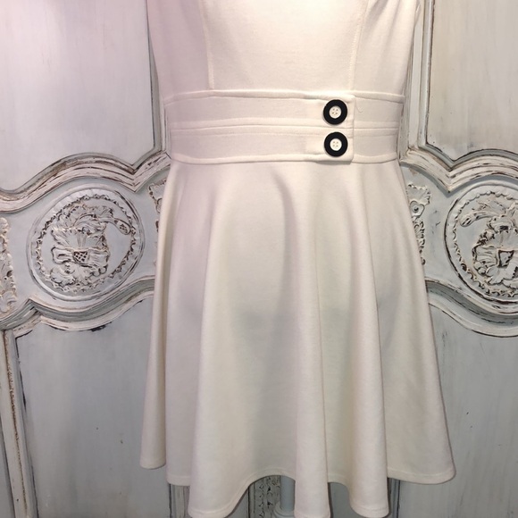 ASOS Waisted Fit and Flair Double Knit Cap Sleeve Dress Size 10 - Picture 4 of 11